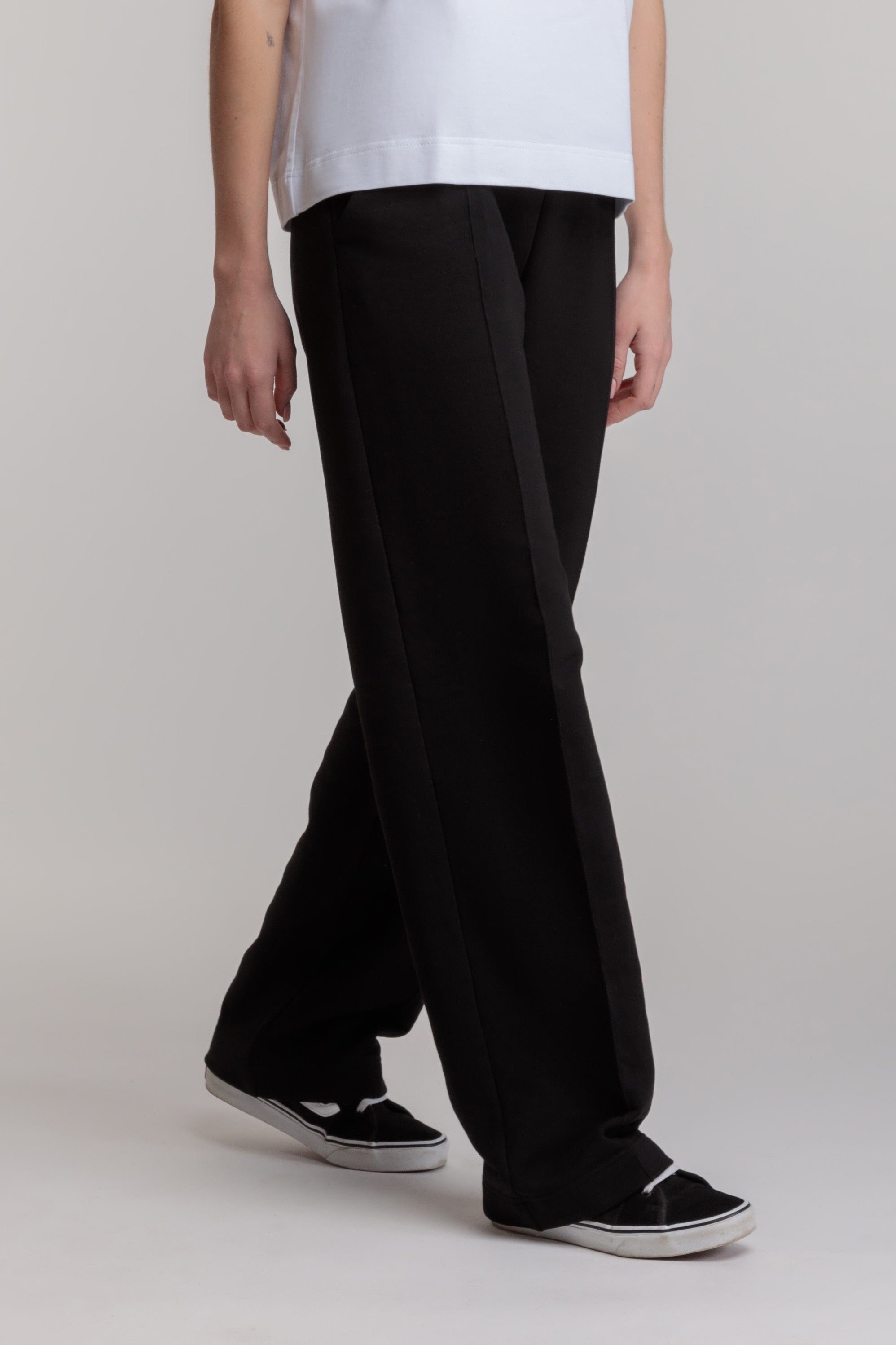 Women's palazzo pants in black color