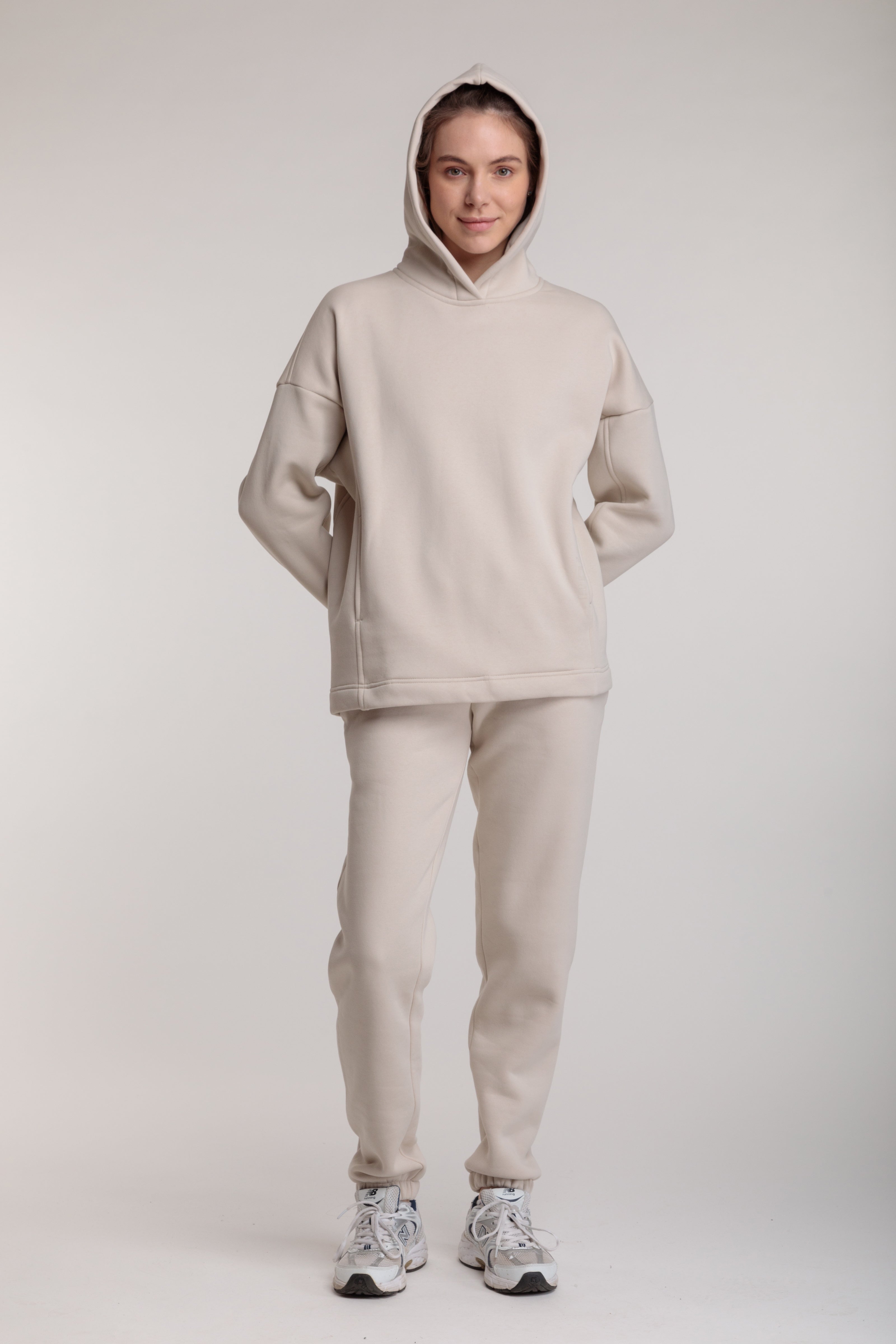 Casual sport suit in milky color