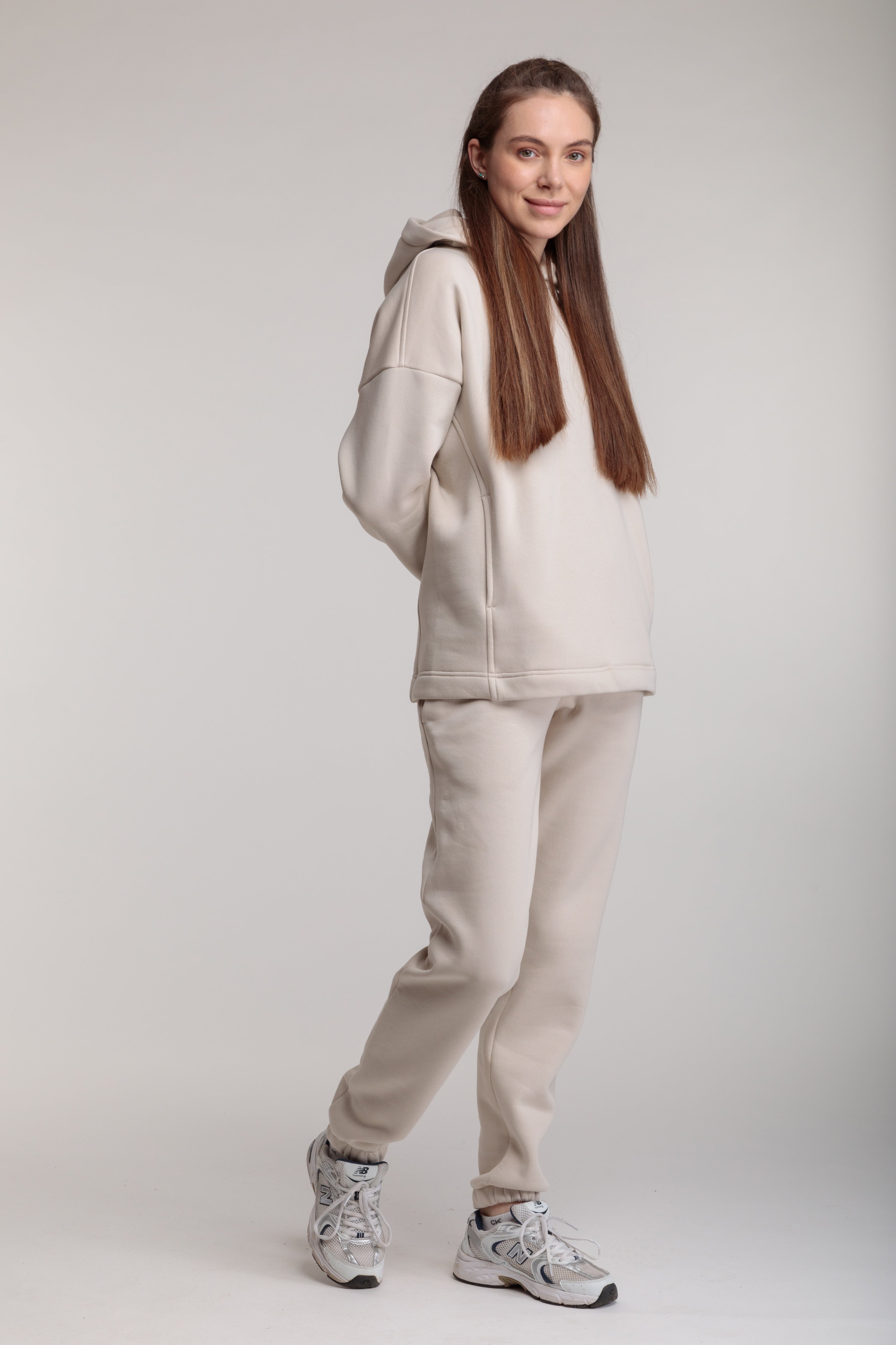 Casual sport suit in milky color
